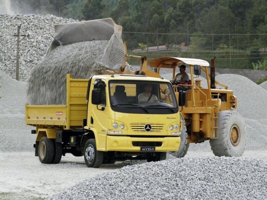 Мерседес-Бенц Аксело